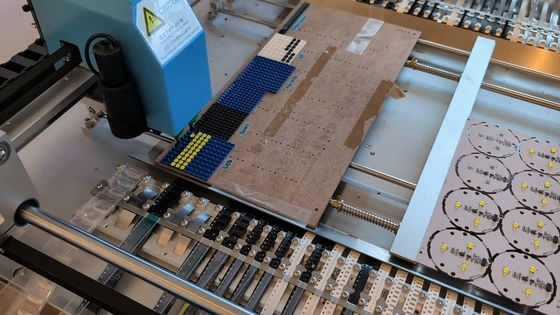 CHMT48VB Μηχάνημα Επιλογής και Τοποθέτησης SMT Πάγκου Εργασίας 58 τροφοδότες 2 Κάμερες Όρασης